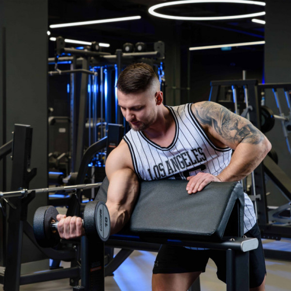 Скамья для бицепса. Скамья Скотта DHZ E7044